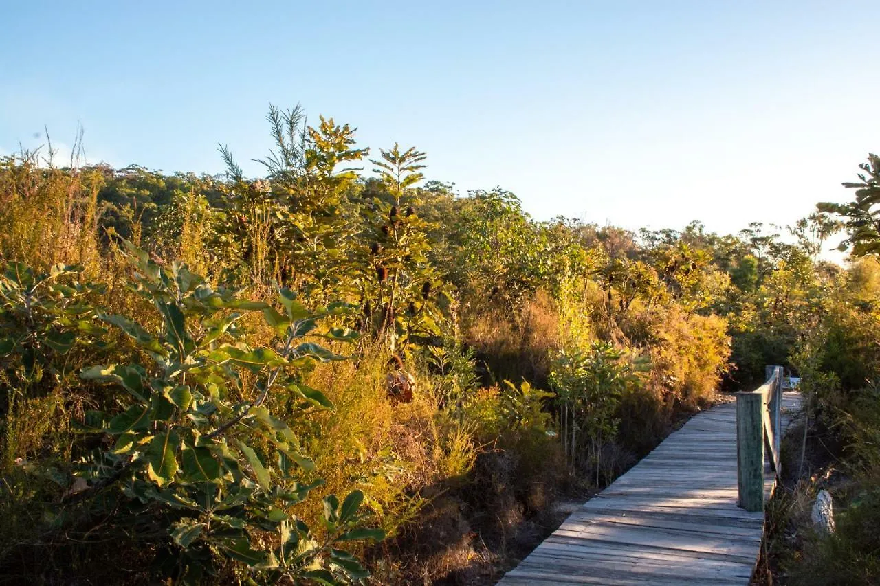 Kingfisher Bay Resort Fraser Island 4*,