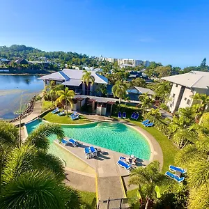 Blue Lagoon **** Trinity Beach